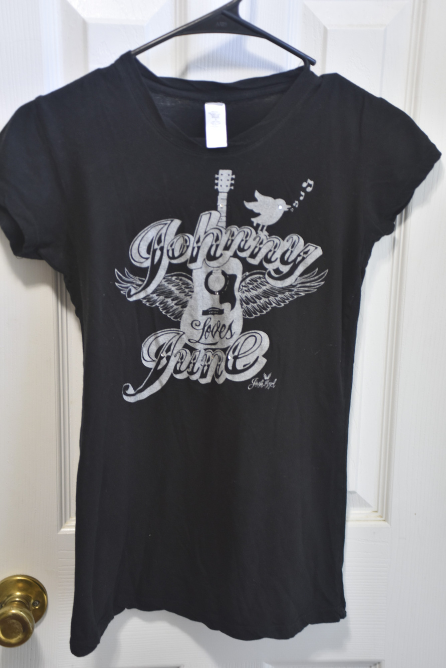 Johnny Cash Graphic T Shirt Black Guitar Wings Size YM LSC120